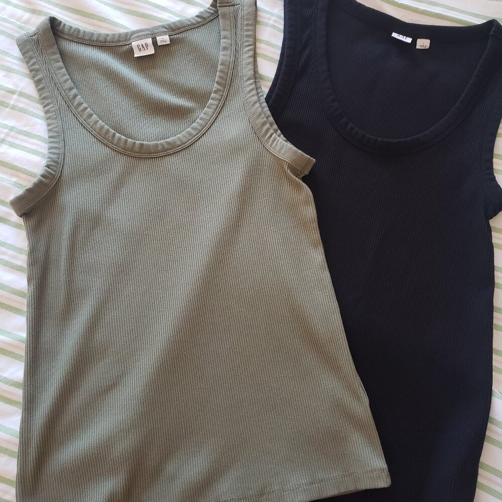 Gap tank tops